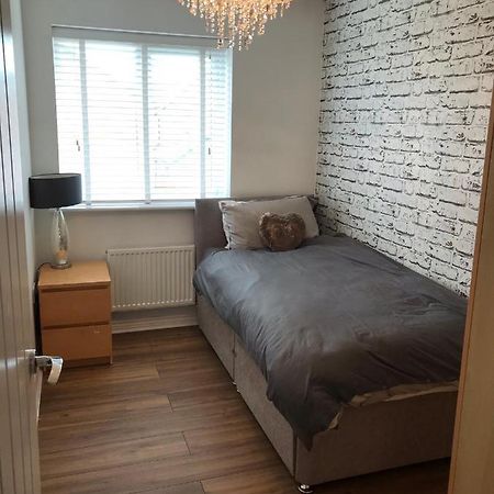 Double Room With En-Suite. Central For North West Rainhill Dış mekan fotoğraf
